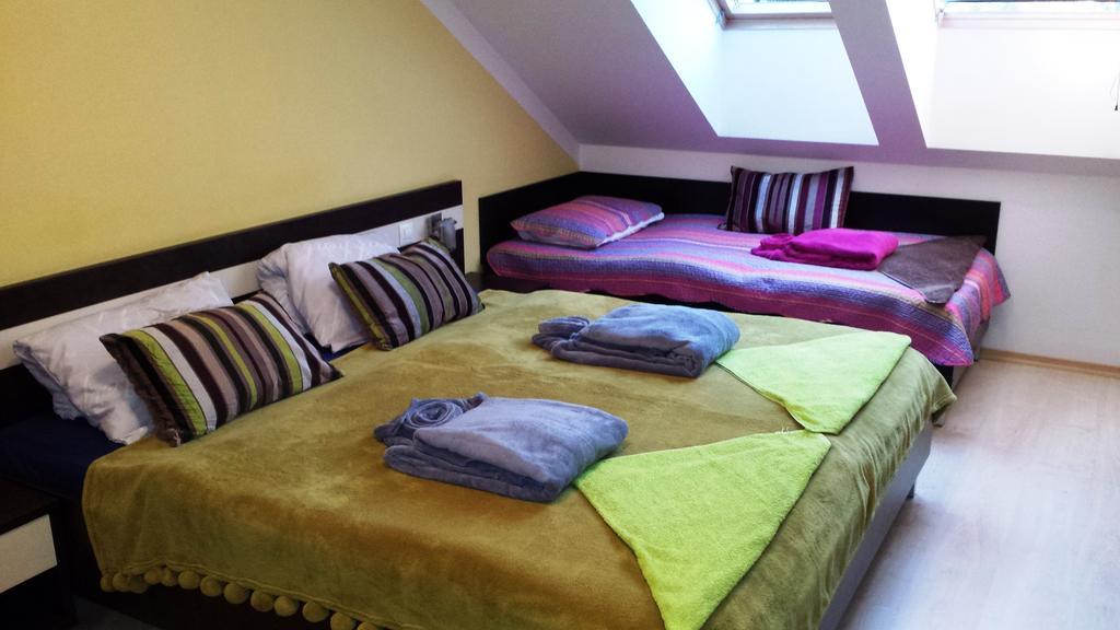 Free Apartman Bešeňová Habitación foto
