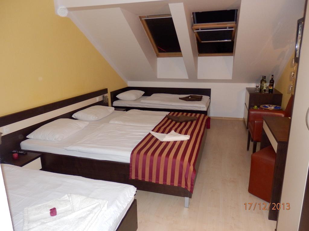 Free Apartman Bešeňová Habitación foto