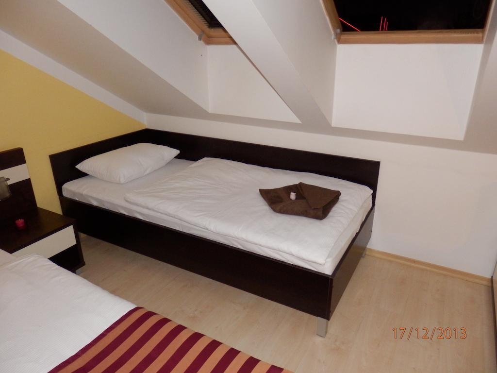 Free Apartman Bešeňová Habitación foto